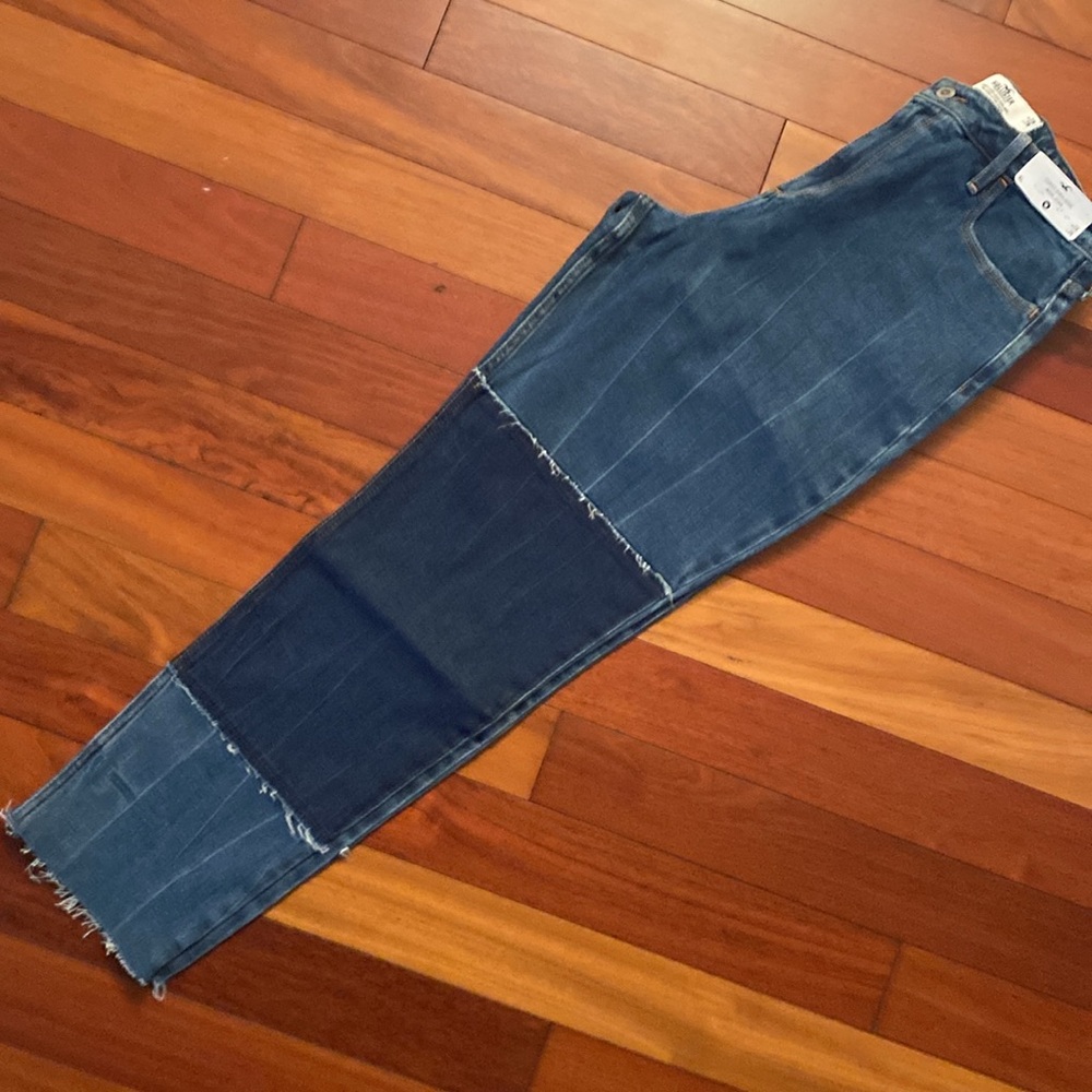 Hollister Curvy High Rise Mom Jeans size 9 two-tone